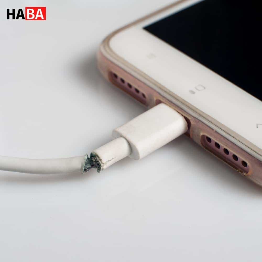 Điện thoại không sạch được do bị hỏng cáp sạc