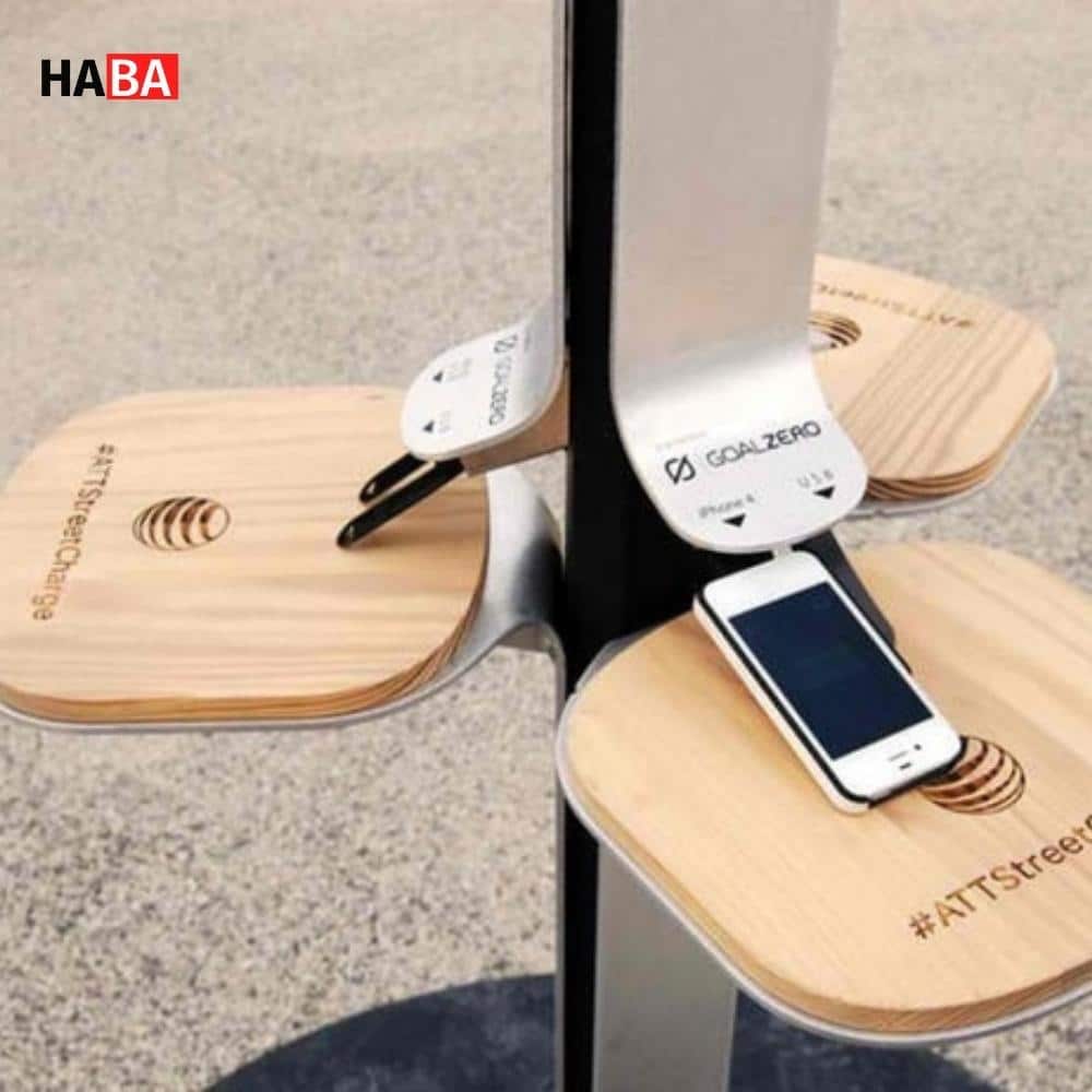Sạc pin nơi công cộng rất dễ bị lấy cắp thông tin